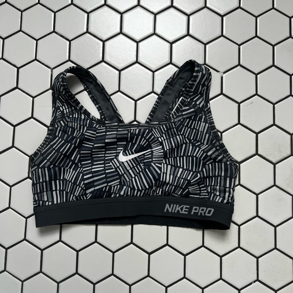 nike pro sports bra size xs